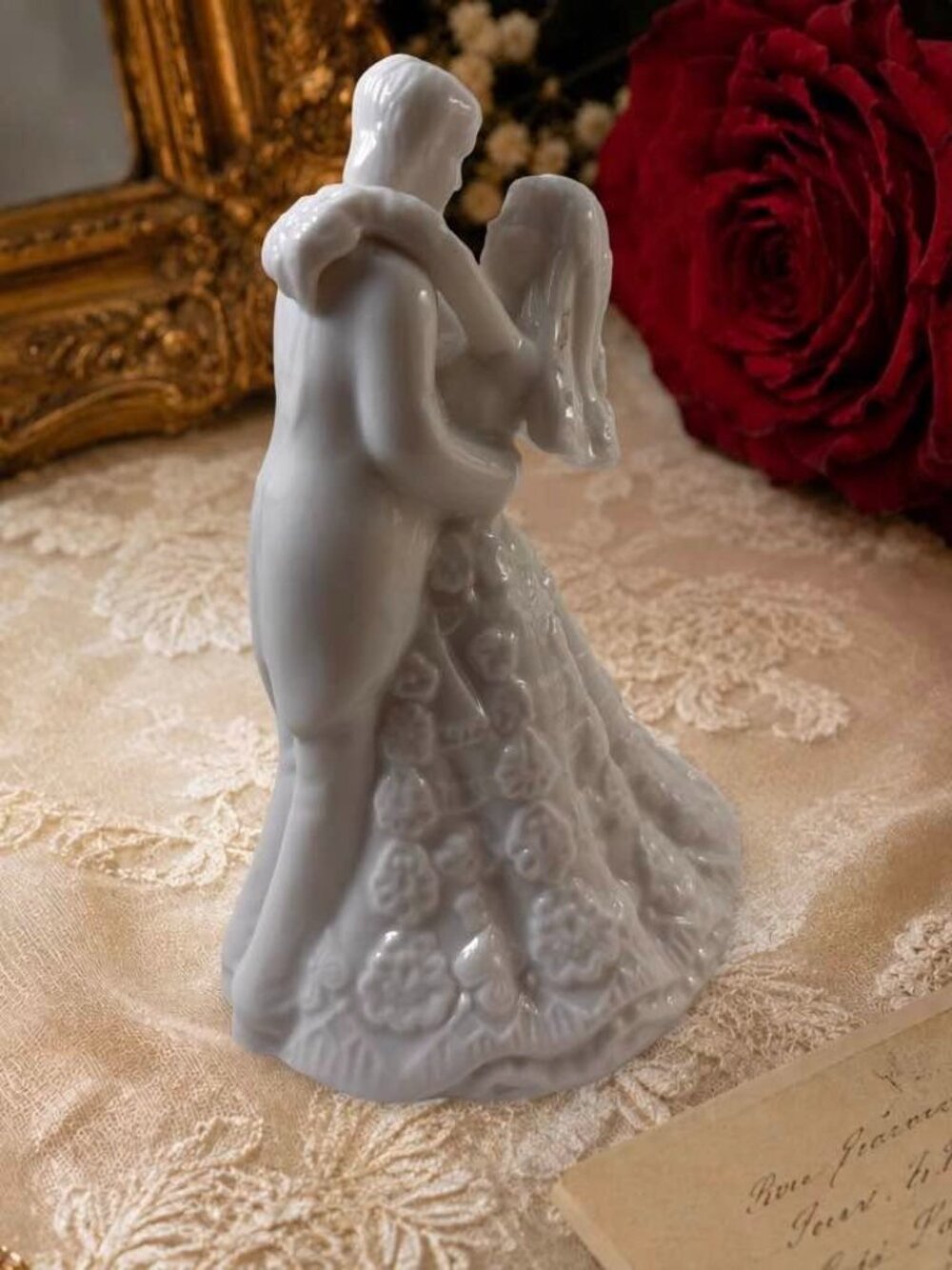 Vintage Unmarked White Porcelain/Ceramic Dancing Bride & Groom “First Dance” Wed
